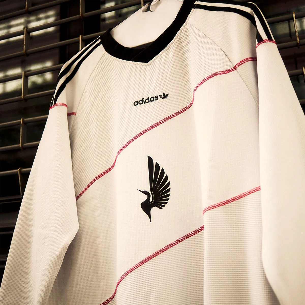 Adidas - Familia x MNUFC Thermal L/S Jersey White